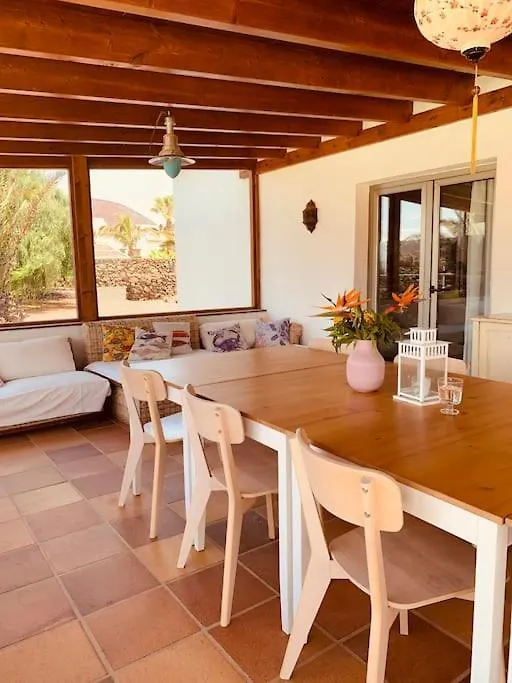 Villa Volcano لاجاريس